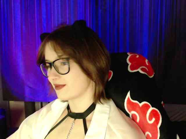 Model: Cherry-Luna