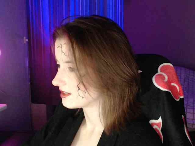 Model: Cherry-Luna