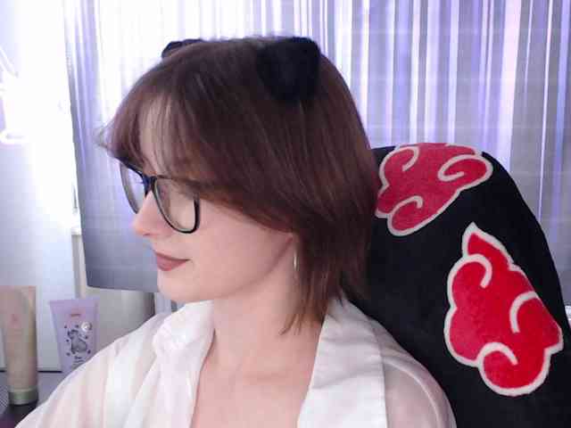Model: Cherry-Luna