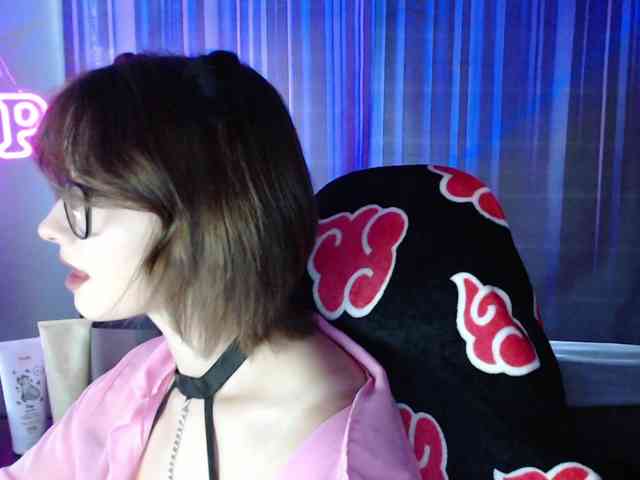 Model: Cherry-Luna