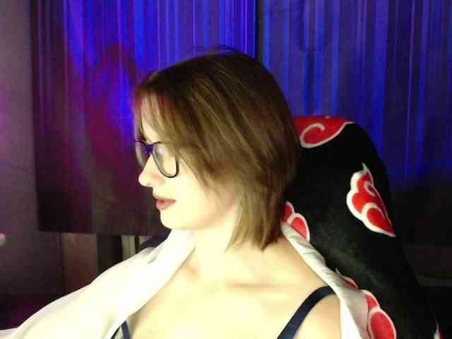 Model: Cherry-Luna