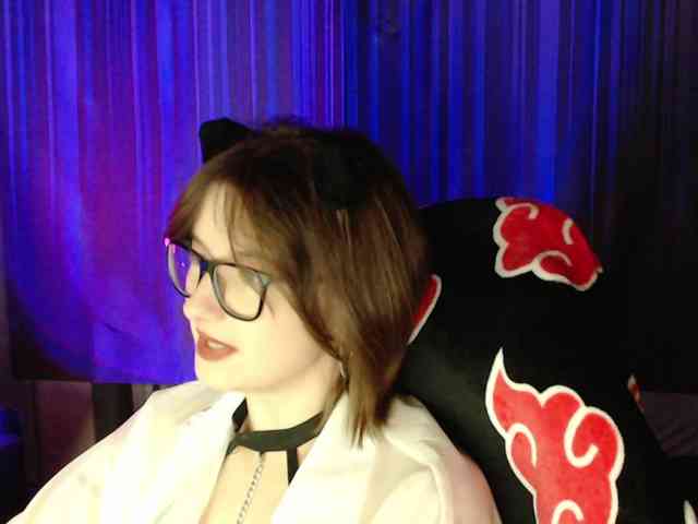 Model: Cherry-Luna