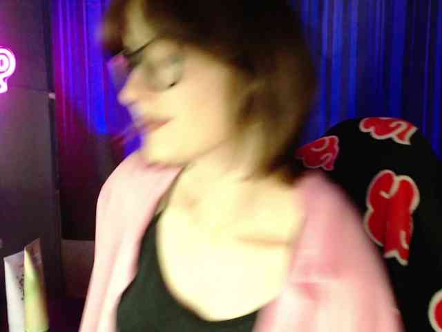 Model: Cherry-Luna
