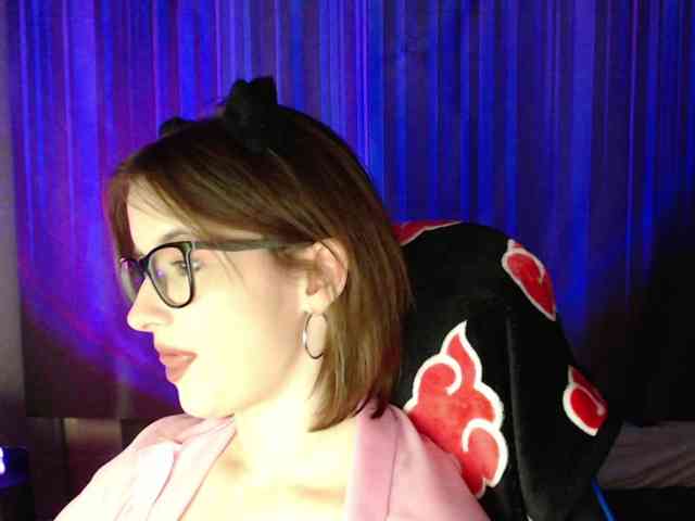 Model: Cherry-Luna