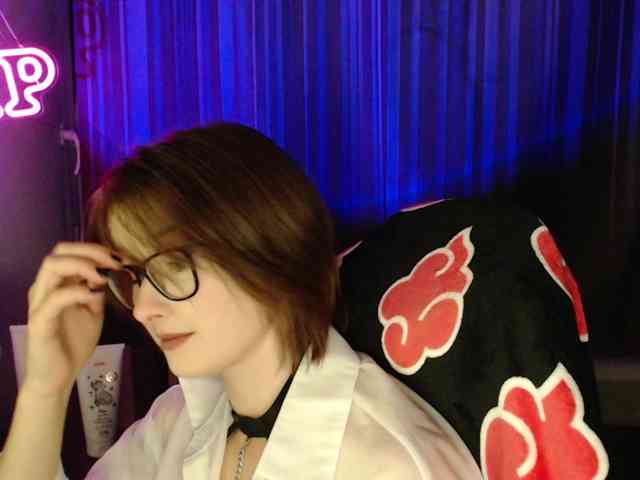 Model: Cherry-Luna