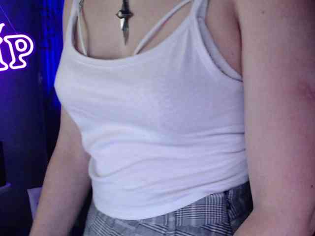 Cherry-Luna webcam