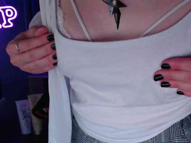 Cherry-Luna webcam