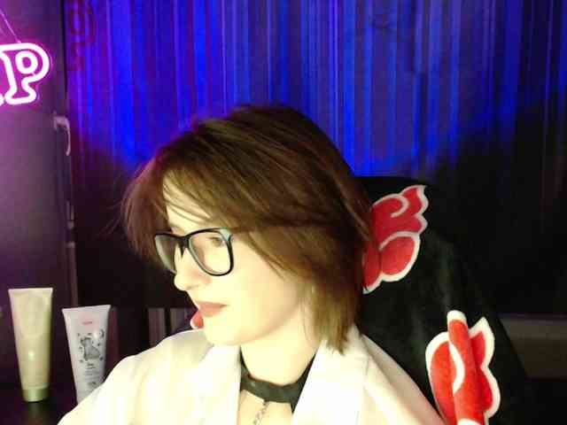 Model: Cherry-Luna