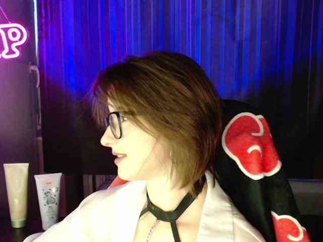 Model: Cherry-Luna