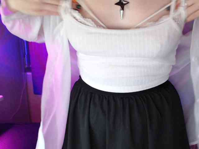 Model: Cherry-Luna