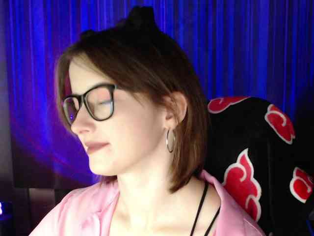 Model: Cherry-Luna