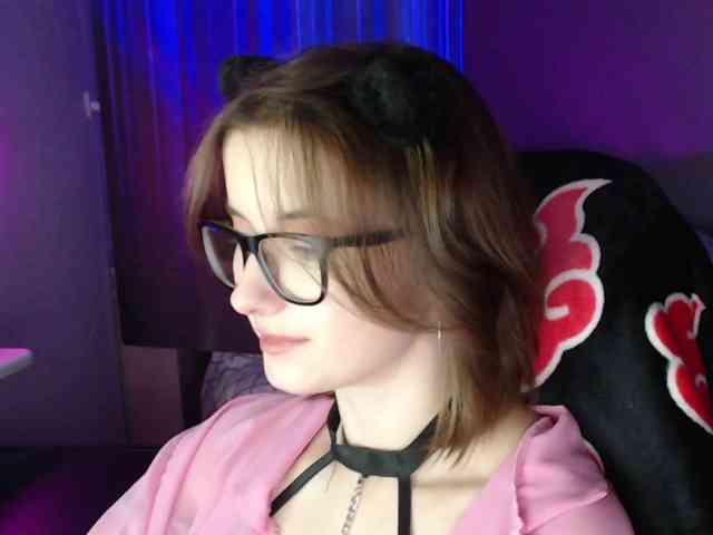 Model: Cherry-Luna