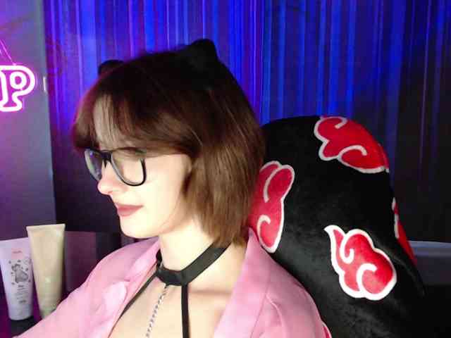 Model: Cherry-Luna