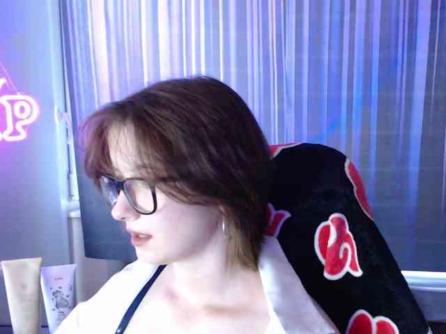 Model: Cherry-Luna