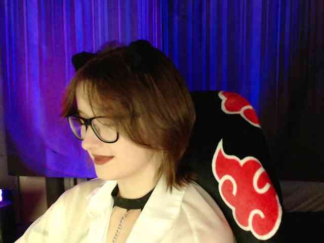 Model: Cherry-Luna