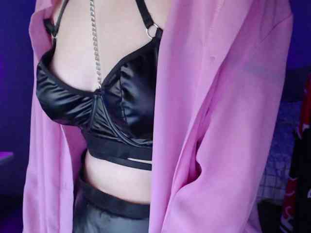Model: Cherry-Luna
