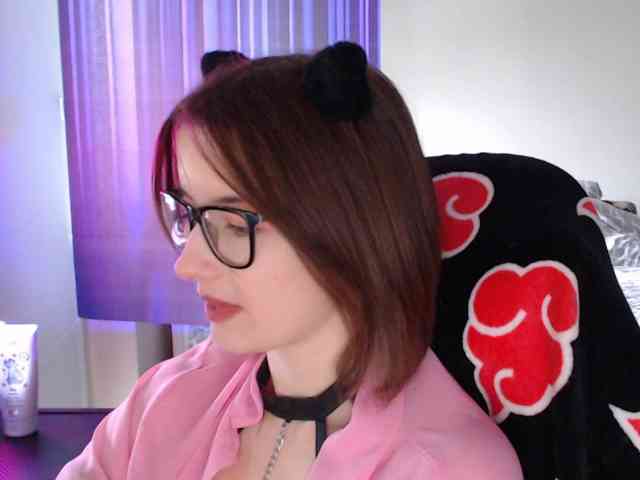 Model: Cherry-Luna