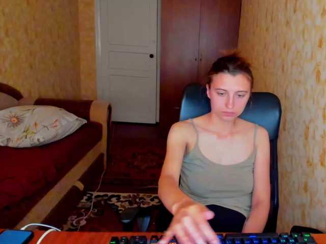 milabels live sex show