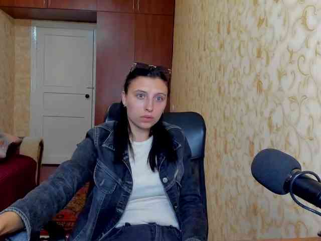 MilaBels webcam