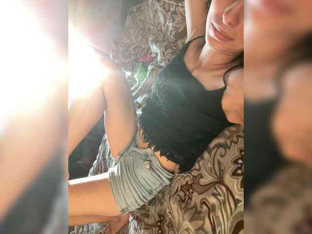 MilaBels webcam