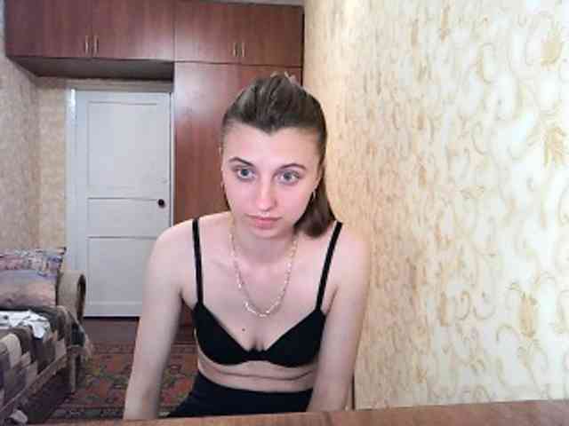 MilaBels webcam