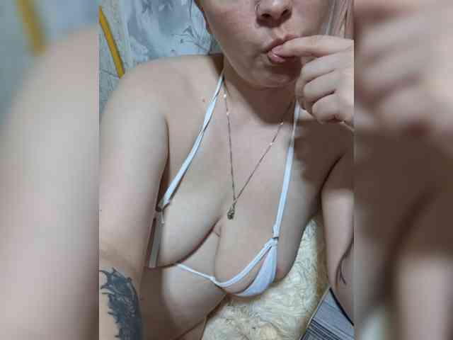 MmmKonFetkA webcam