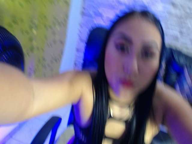 le modèle paula-ross est en webcam porno dans un show sur le site bongacams, il possède les tags suivants: Latino/Hispanic,Brunette,Shaved