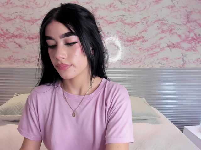 mia-velvet