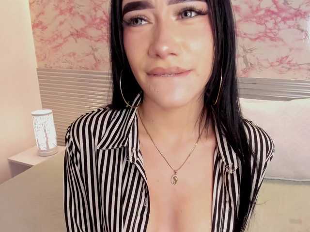 mia-velvet