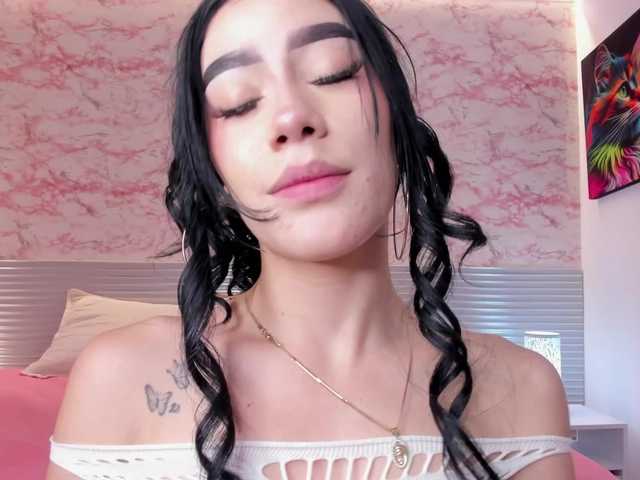 mia-velvet