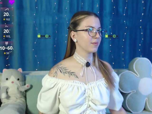 -Moonlyss- live cam on BongaCams