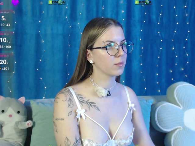 -Moonlyss- live cam on BongaCams