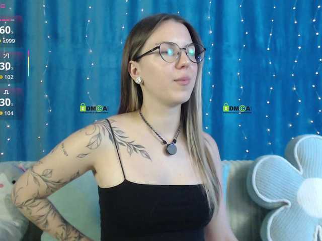 -Moonlyss- live cam on BongaCams