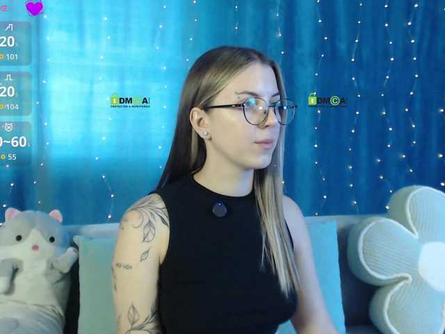 -Moonlyss- — live female cam