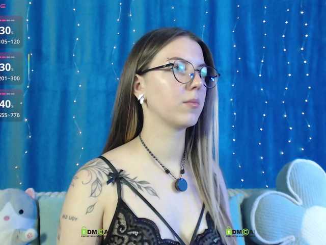 -Moonlyss- live cam on BongaCams