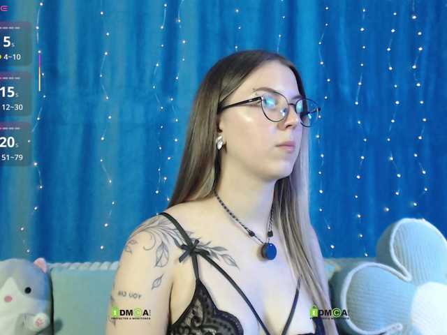 -Moonlyss- live cam on BongaCams