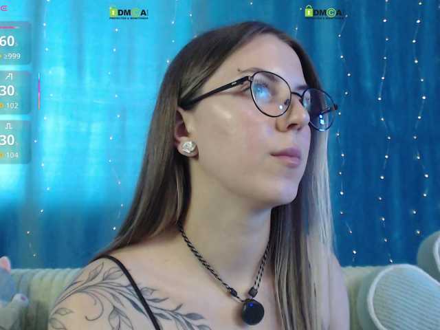 -Moonlyss- live cam on BongaCams