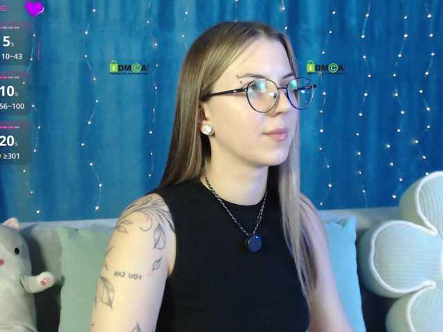 -Moonlyss- live cam on BongaCams