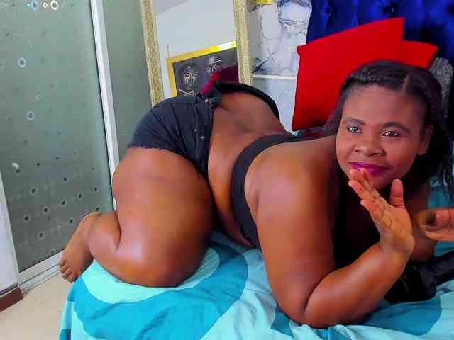 Modella: EBONY-SWEEET