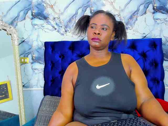 EBONY-SWEEET webcam