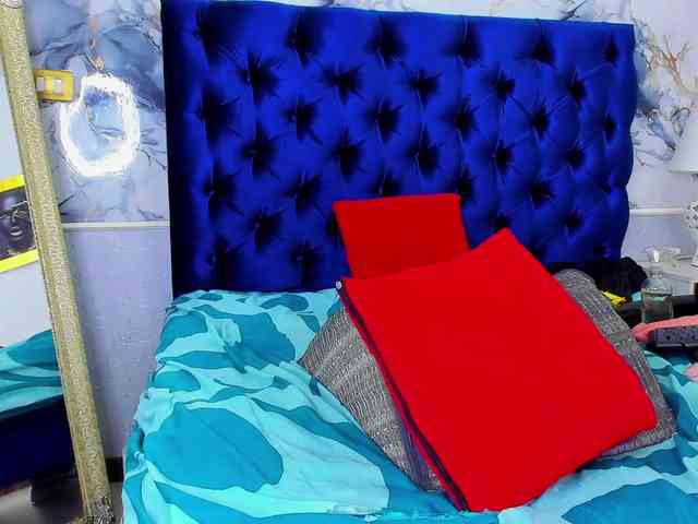 Modella: EBONY-SWEEET