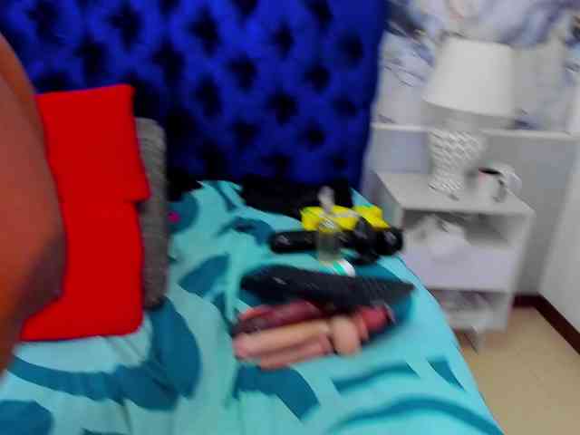 Modella: EBONY-SWEEET