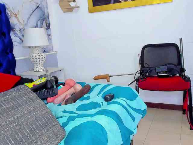 Modella: EBONY-SWEEET