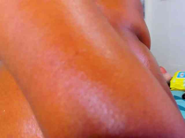 Modella: EBONY-SWEEET