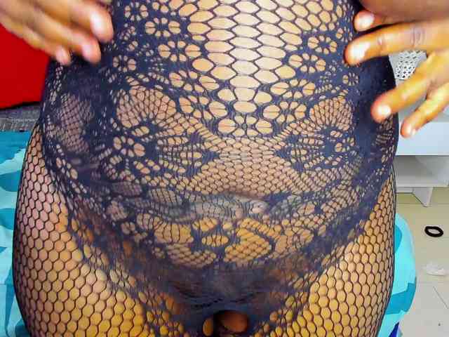 Modella: EBONY-SWEEET