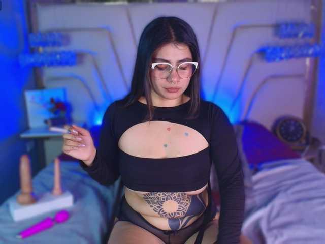 Ariia-Sweett live cam on BongaCams