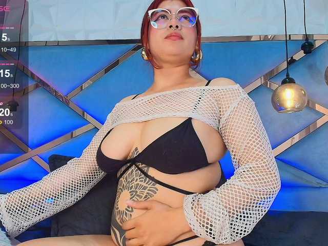 Ariia-Sweett live cam on BongaCams