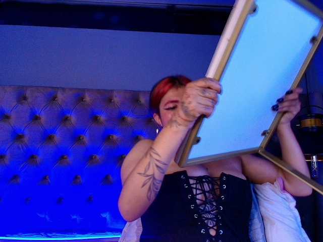 Ariia-Sweett live cam on BongaCams