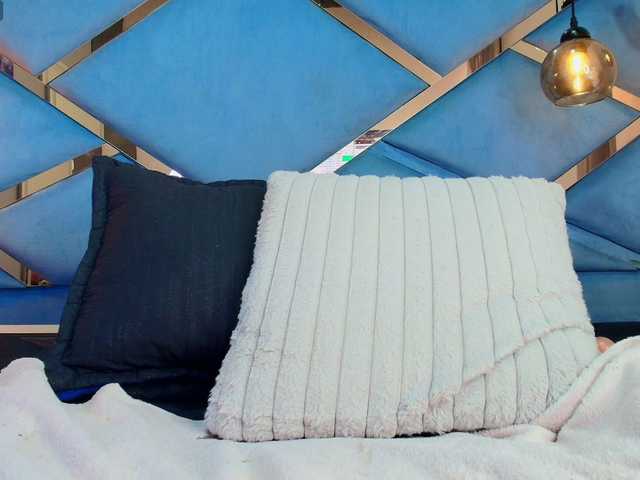 Ariia-Sweett live cam on BongaCams
