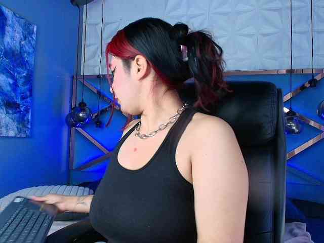 Ariia-Sweett Ariia-Sweett